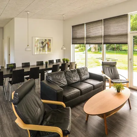 5 Bedroom Pet Friendly In
