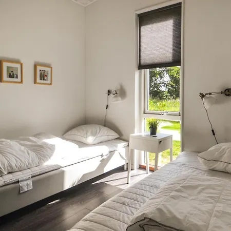 5 Bedroom Pet Friendly In *